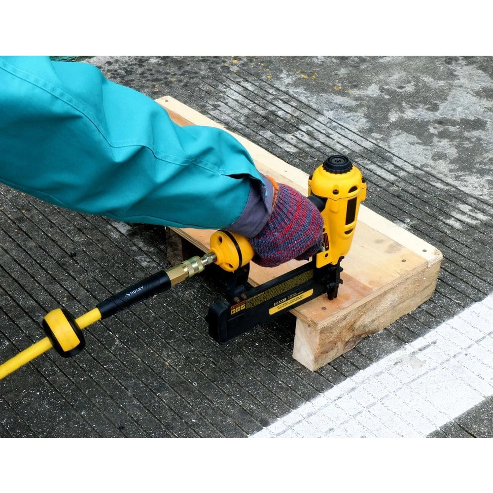 Husky 3/8 in. x 50 ft. Enclosed Hybrid Air Hose Reel 12 Husky 3/8 in. x 50 ft. Enclosed Hybrid Air Hose Reel - Image 10