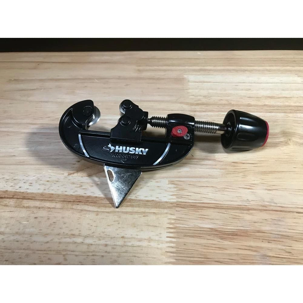 Husky 1-1/8 in. Quick-Release Tube Cutter 5 Husky 1-1/8 in. Quick-Release Tube Cutter - Image 3