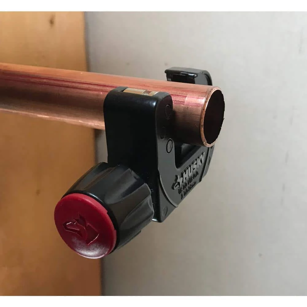 Husky 1-1/8 in. Quick-Release Mini Tube Cutter 6 Husky 1-1/8 in. Quick-Release Mini Tube Cutter - Image 4